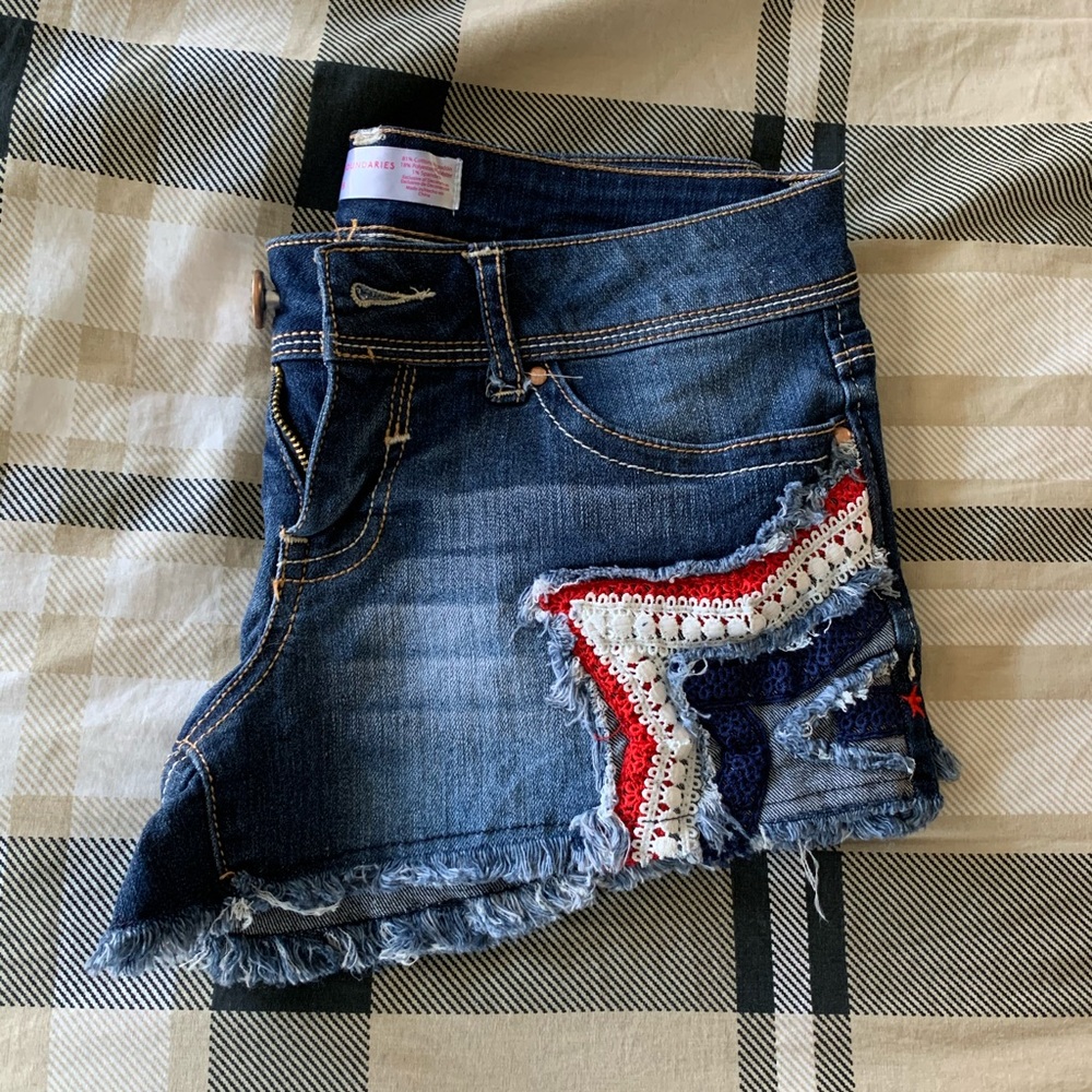 Juniors/Women’s Short Shorts